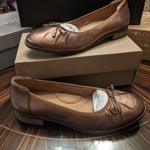 NIB Clarks Metallic Leather Flats 12W